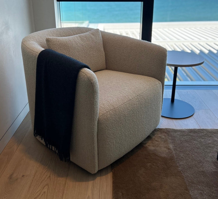 Ava chair