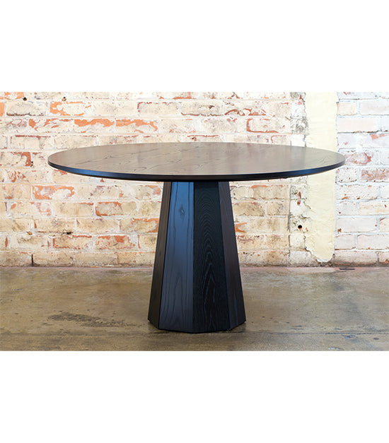 Madrid pedestal table
