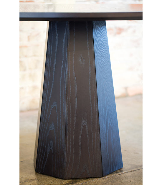 Madrid pedestal table