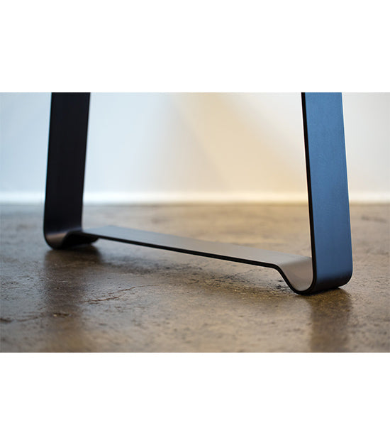 Transom dining table