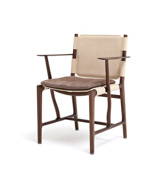 Levante dining chair with arms