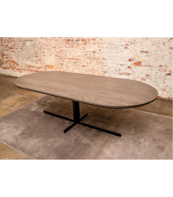 Toni dining table