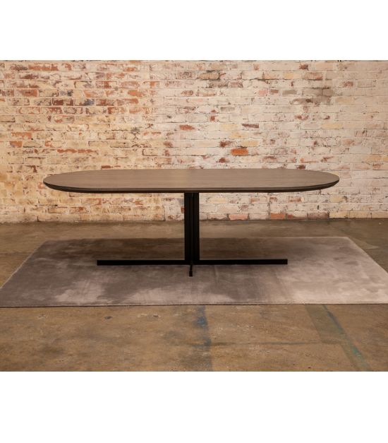 Toni dining table