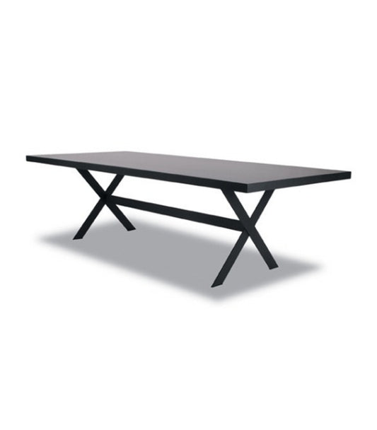 Xavier dining table