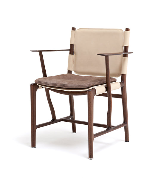 Levante dining chair with arms
